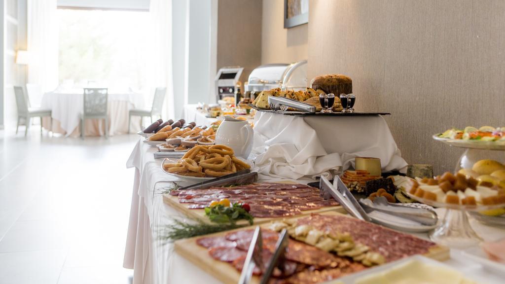 Vincci Valdecanas Golf El Gordo Kültér fotó